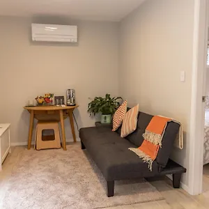 Back Garden Flat With Free On Street Parking And Fiber Wifi - 15 Mins To Ferry, Stadium, Cbd Guest house Wellington